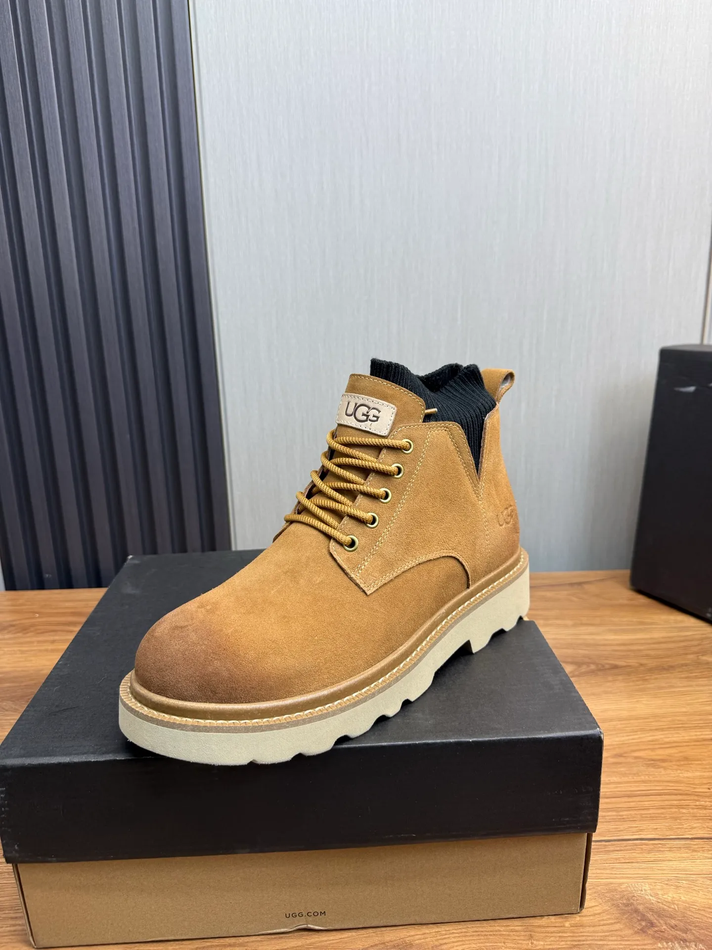 Factory price 640💰 [UGG] Men's hot winter warm boots🐑Simple and fashionable design, cowhide➕comfortable and warm wool lining. Soft and comfortable to wear, good warmth retention, and excellent foot feel. Regular size 38-45